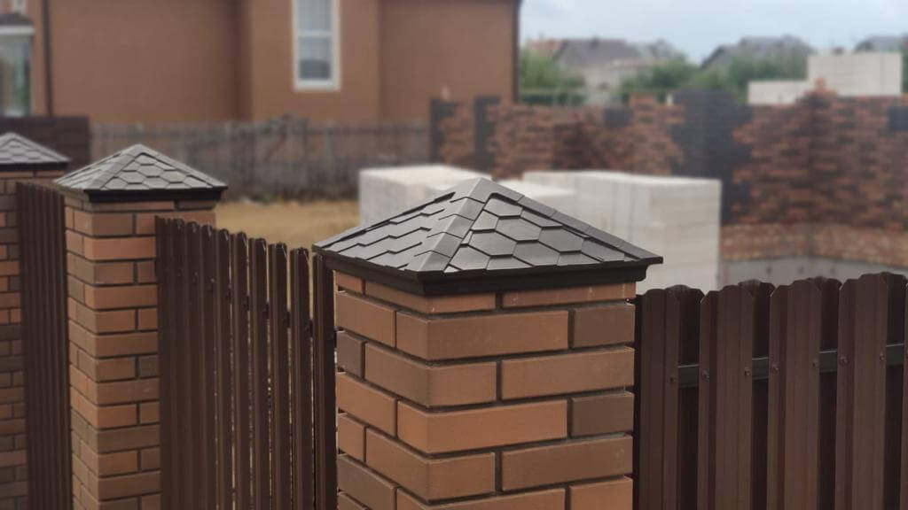 Колпак Zking Эверест Коричневый на столб 1.5х1.5 кирпича (390х390мм) в Мурманске фото