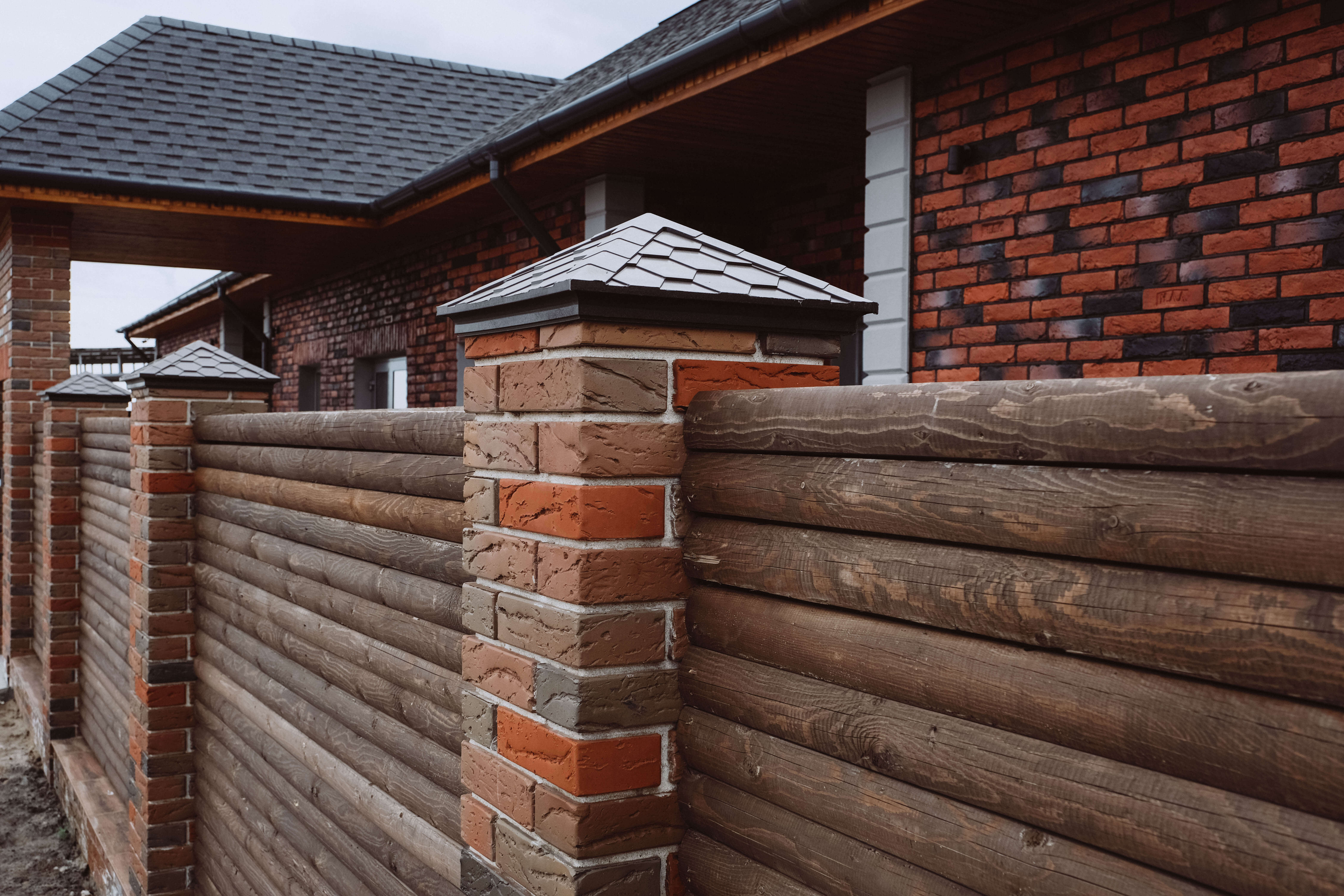 Колпак Zking Эверест Коричневый на столб 1.5х1.5 кирпича (390х390мм) в Мурманске фото